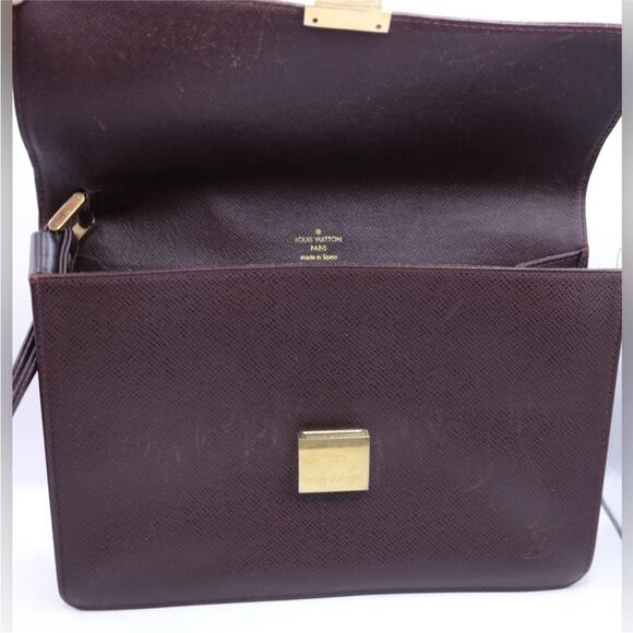 Louis Vuitton Taiga Selenga Pochette - Picture 3 of 5